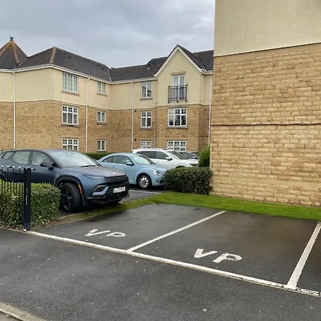The Wickets - 2 Bedroom Overlooking Cricket Club Lejlighed